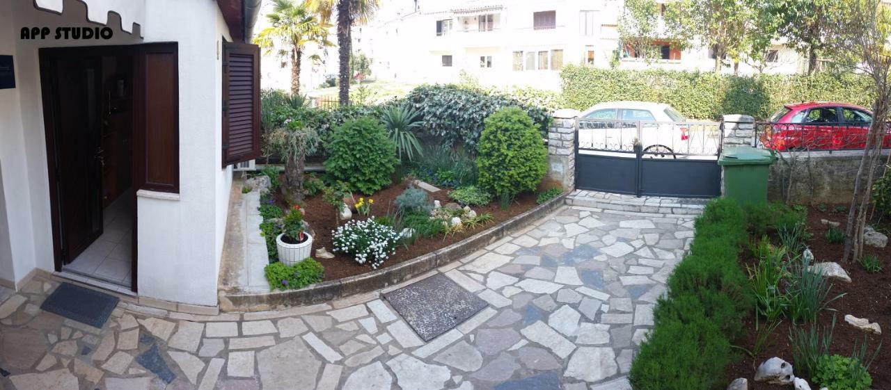 Apartments Nives Пореч Екстериор снимка