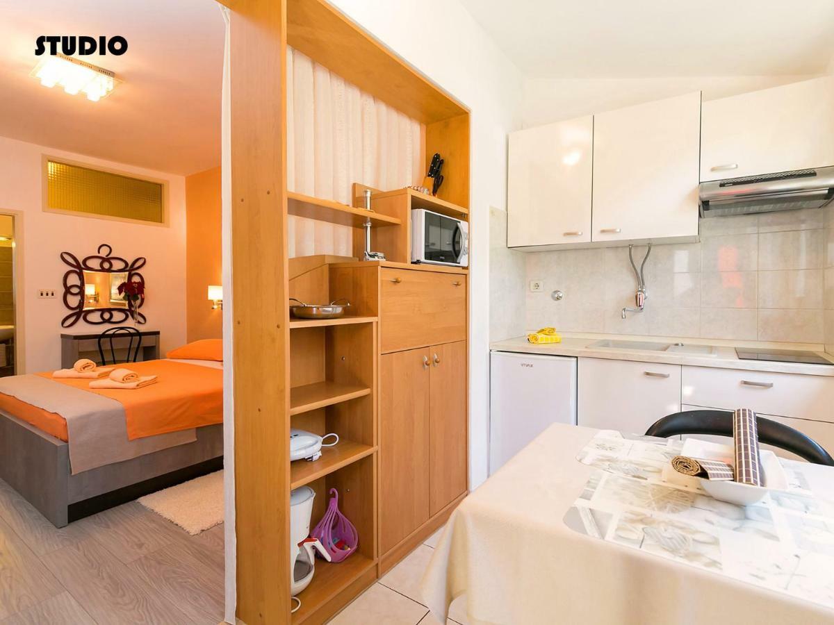 Apartments Nives Пореч Екстериор снимка